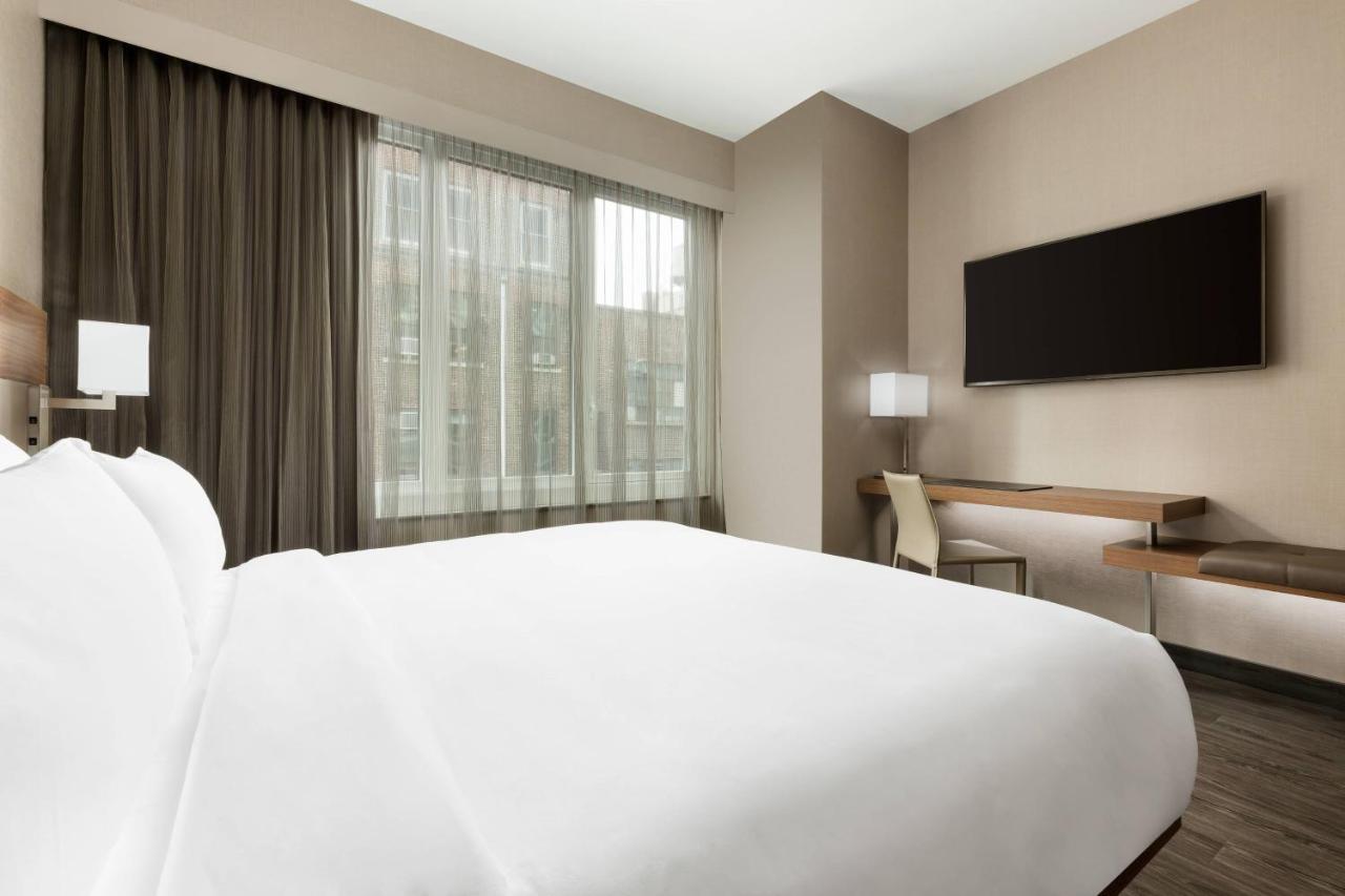 Ac Hotel By Marriott New York Times Square Bagian luar foto