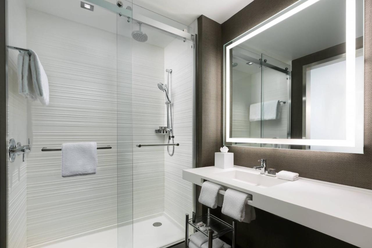 Ac Hotel By Marriott New York Times Square Bagian luar foto